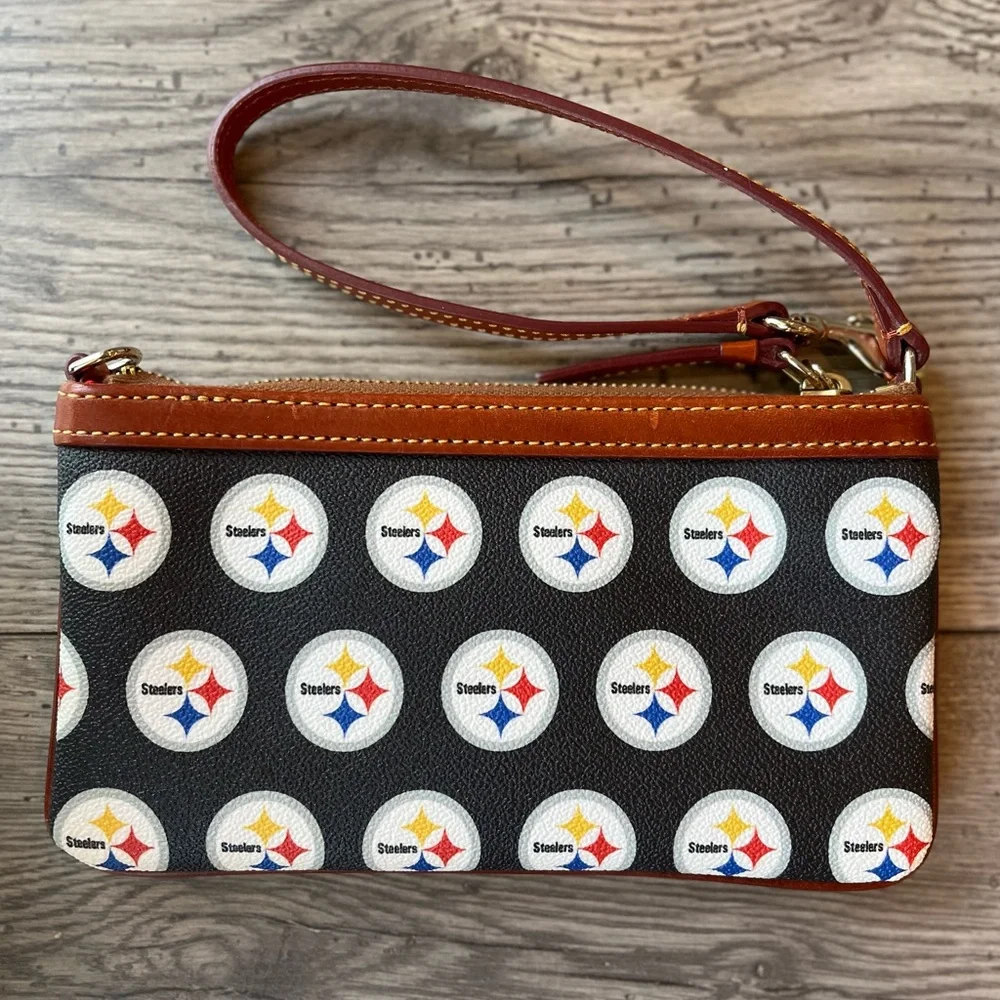 Pittsburgh Steelers Dooney & Bourke Large Slim Wristlet NWOT NFL Football